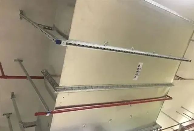 風(fēng)管下什么時候增設(shè)噴頭？